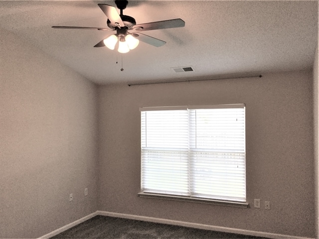 Building Photo - 127 Hampshire Dr