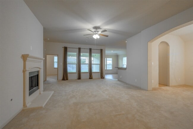 Building Photo - 12805 Shady Springs Dr