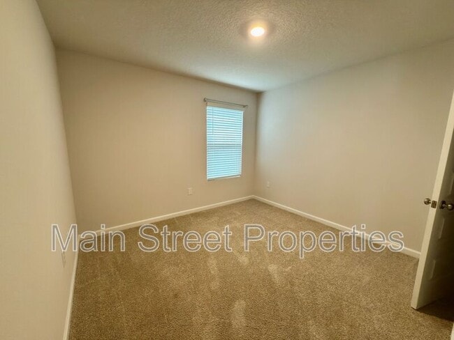 Building Photo - 5260 Peach Dr