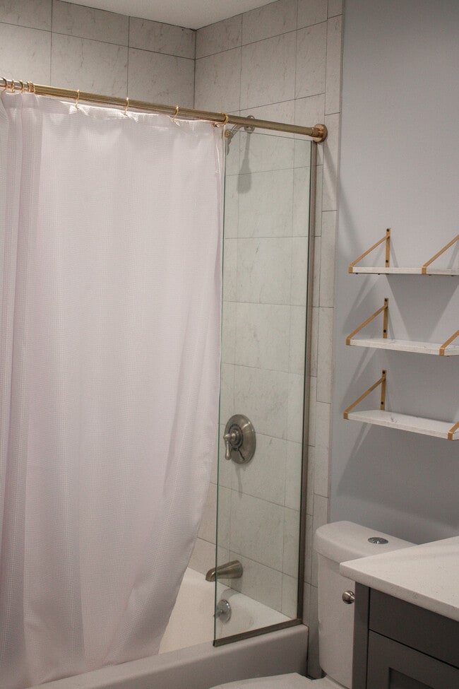 Bathroom 2 - 160 Minot St