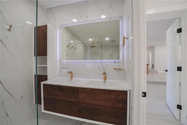 Building Photo - 6821 Marius Rd