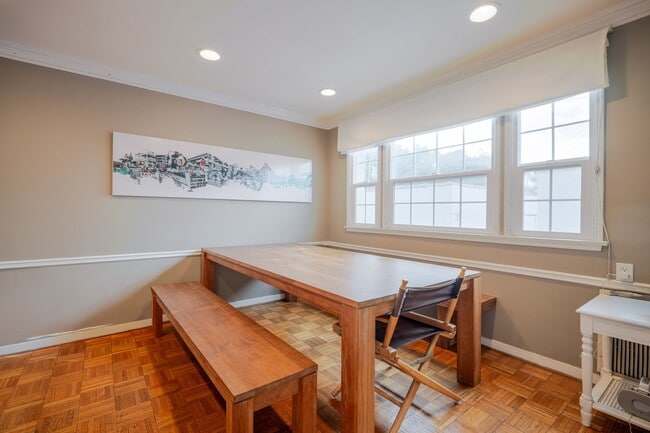 Building Photo - 1321 Hayworth Ave