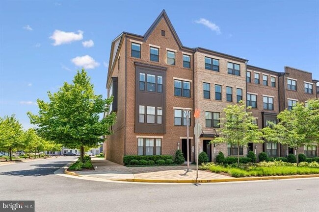 Building Photo - 45157 Kincora Dr