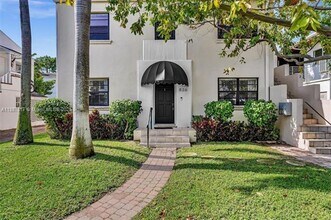 Building Photo - 836 W 40th St