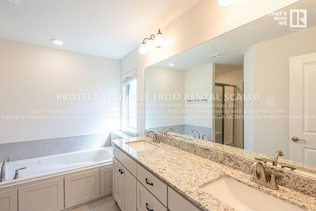 Building Photo - 729 Quartzite Ave