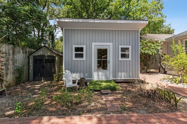 Building Photo - 412 Escambia St