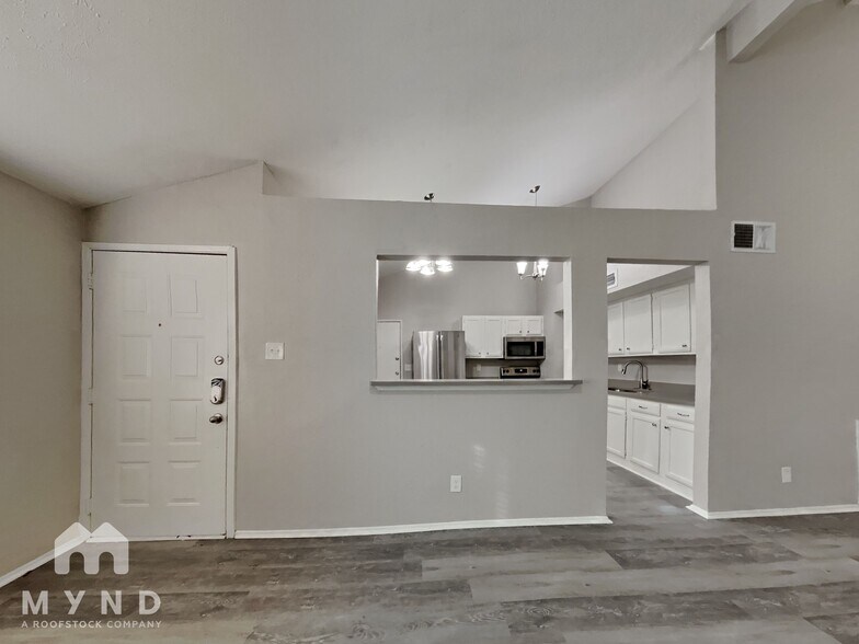 Building Photo - 4220 Caldwell Ave