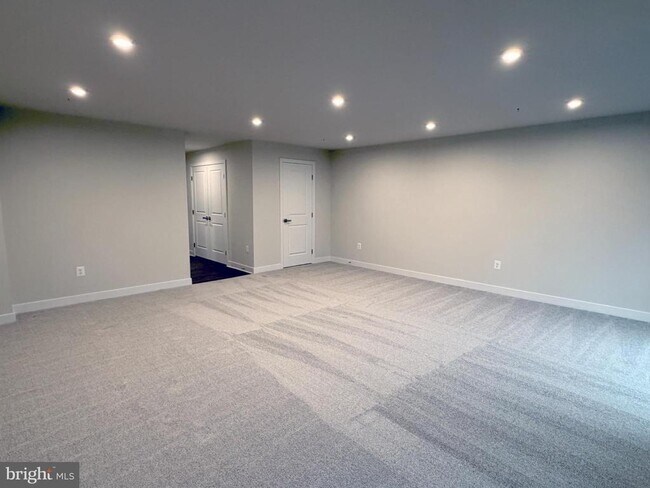 Building Photo - 9331 Klamath Ct