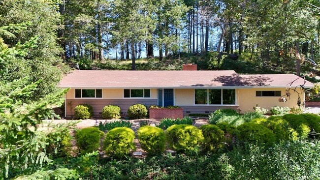 Building Photo - 275 Cold Springs Rd