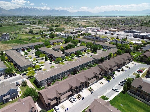 Building Photo - 1532 Venetian Way
