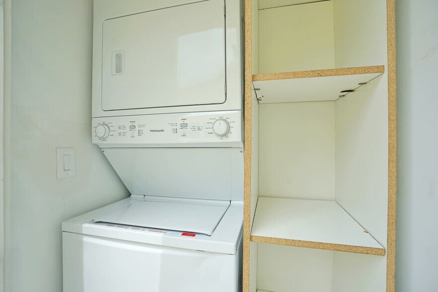 Building Photo - 3316 SE 4th St