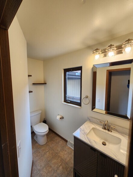 Building Photo - 1144 Country Creek Ln