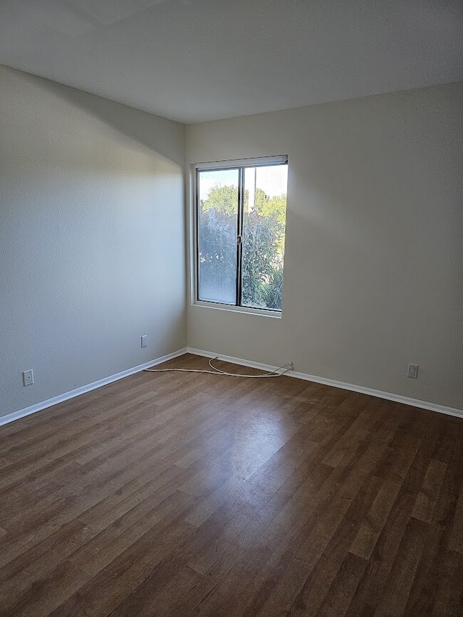 2nd BR - 4241 Freedom Dr