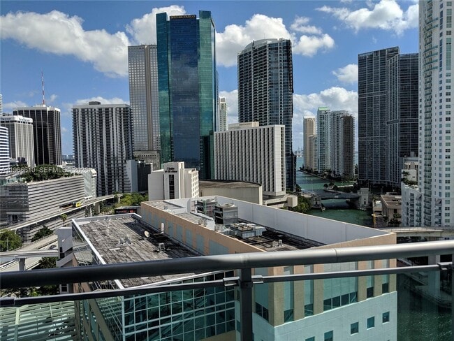 Building Photo - 350 S Miami Ave