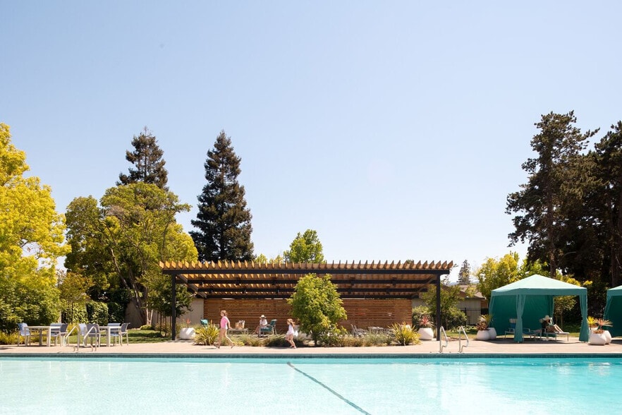 Primary Photo - Villages at Cupertino