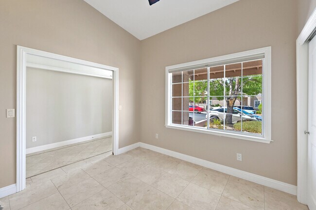 Building Photo - 9001 Crimson Clover Way