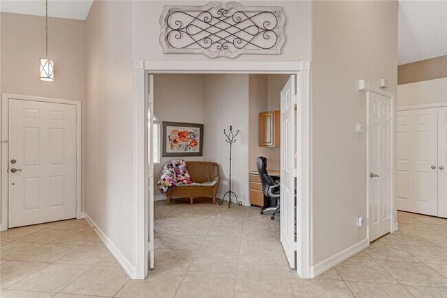 Building Photo - IMMACULATE FURNISHED 3BEDROOM GREEN VALLEY BEAUTY!