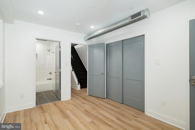 Building Photo - 1633 Swain St