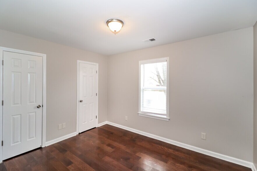 Building Photo - 1418 Leery Cove