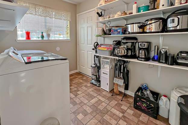 Building Photo - 1809 Village Ct Ln