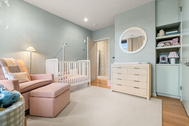 Building Photo - 7 E Springfield St