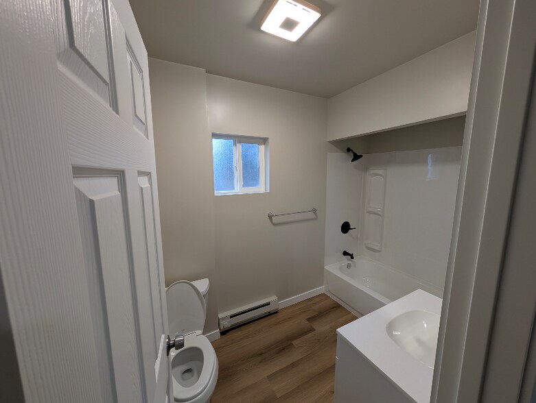 Building Photo - 1705 Lombard Ave