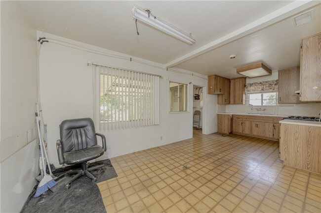 Building Photo - 2407 Fisk Ln