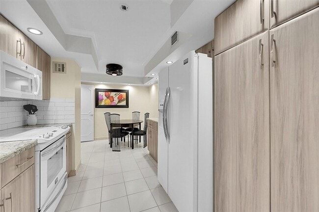 Building Photo - 111 N Pompano Beach Blvd