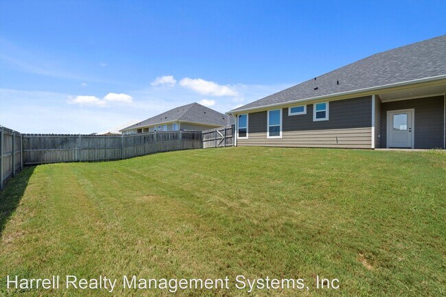 Building Photo - 3 br, 2 bath House - 5608 Moose Jaw Circle...