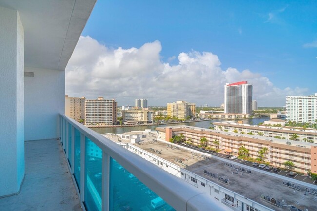 Building Photo - 1945 S Ocean Dr