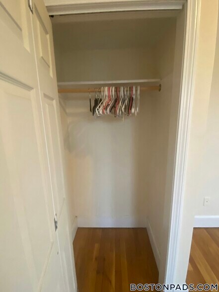 Building Photo - 38 Bond St