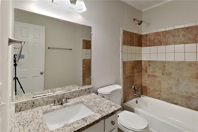 Building Photo - 3867 Buckland Dr SW