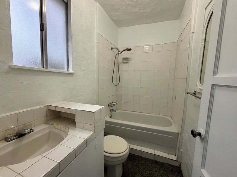 Building Photo - 1720 San Bernardino Ave