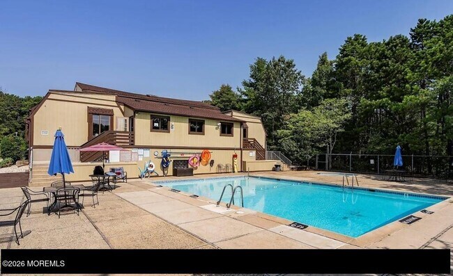 Building Photo - 1 Max Pl