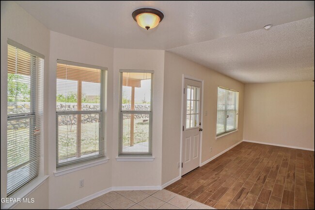 Building Photo - 4613 Robert Holt Dr