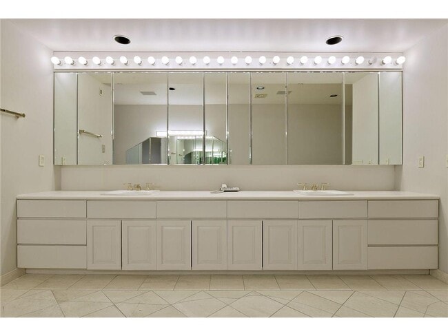 Building Photo - 1830 Eagle Ridge Dr