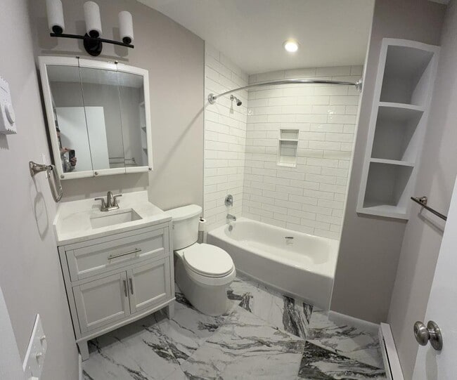 Building Photo - 47 Bridge St