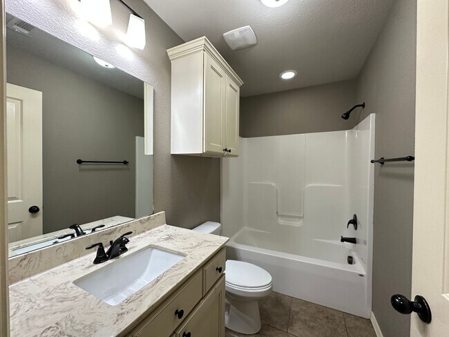 Building Photo - 1923 Price Ave