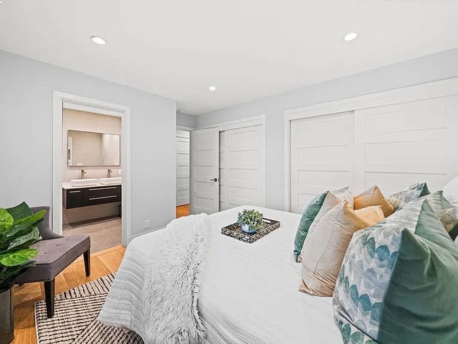 Building Photo - 627 E Angela St