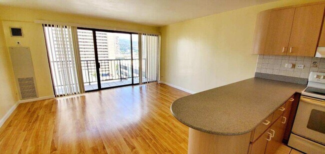 Building Photo - Four Paddle #1310- Large One Bedroom Condo