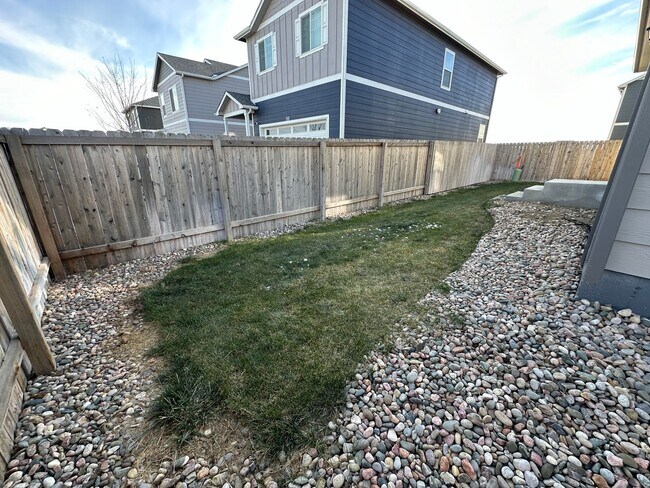Building Photo - ADORABLE 3 BEDROOM HOME IN LORSON RANCH!!!...