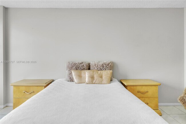 Building Photo - 3800 S Ocean Dr