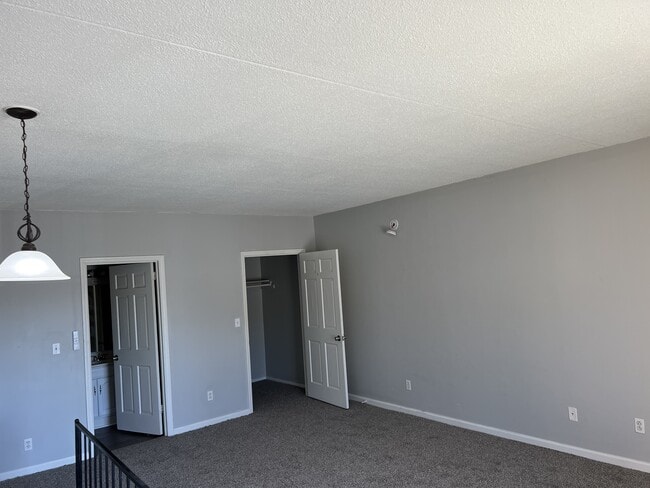 Building Photo - Sweetland Quad