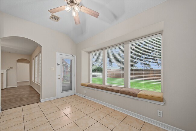 Building Photo - 5807 Bayberry Way