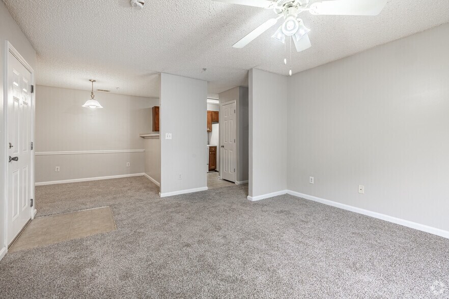 Charleston - 3BR, 2BA - 1150SF - Cross Creek Apartment Homes