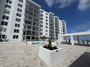 Building Photo - 3450 S Ocean Blvd