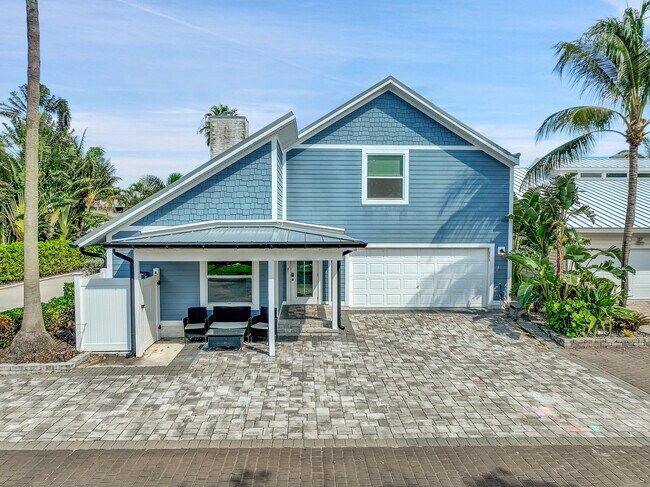 Building Photo - 600 Xanadu Pl