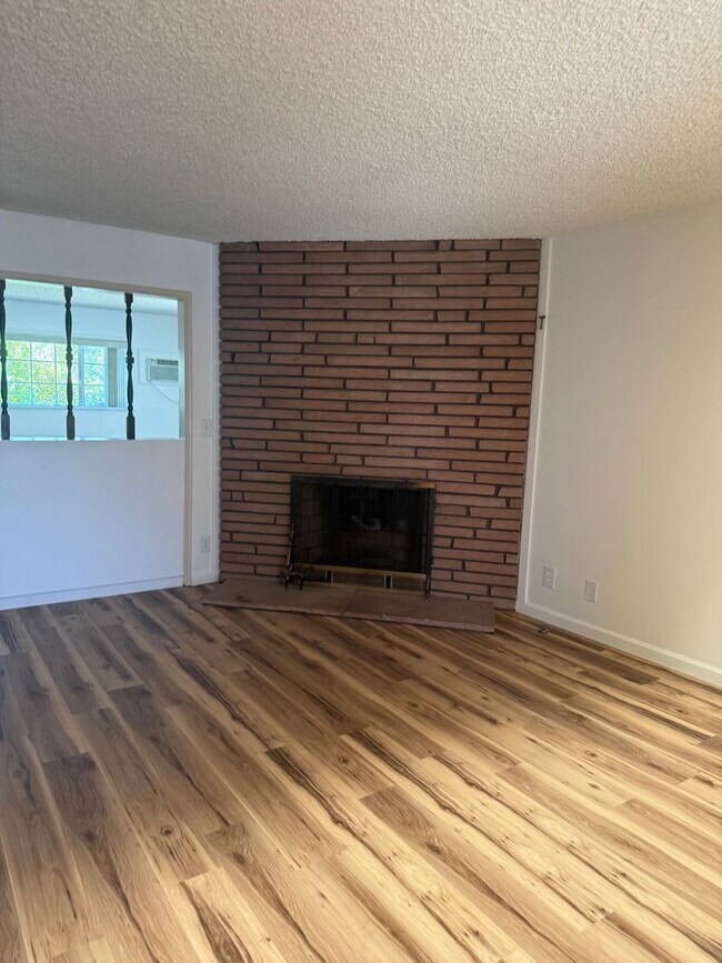 Building Photo - 15413 Talbot Dr