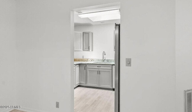 Building Photo - 2909 Waters Edge Ct E