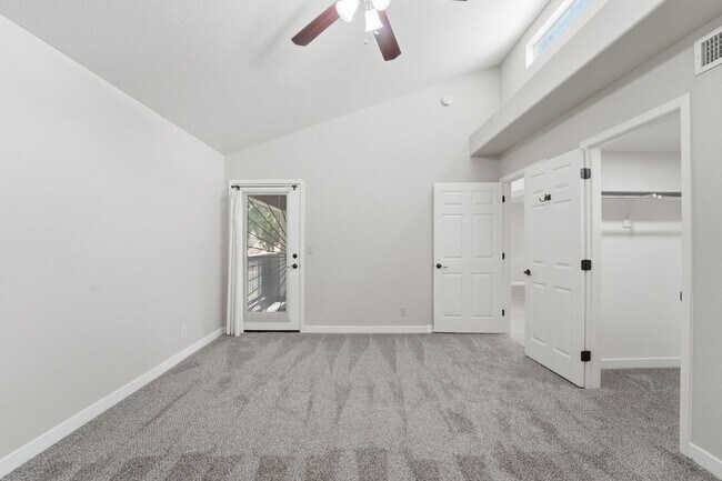 Building Photo - Fully Updated 2 Bed Mesa Condo | Quartz Counters + Pool & Spa